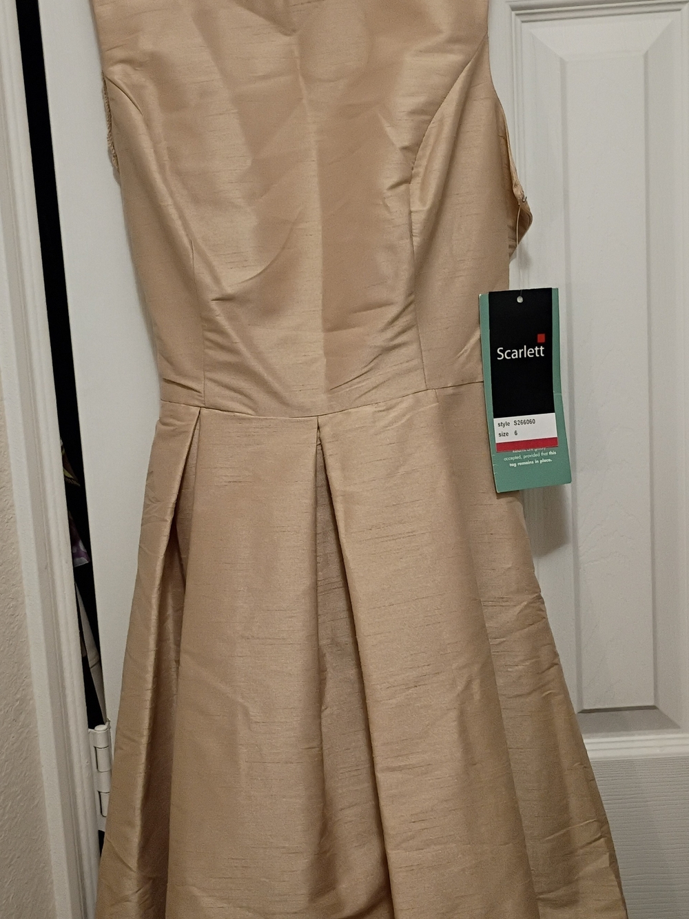 Scarlett Gold/Tan Sleeveless Back Out Tie Back & Flare Dress Size 6 NWT - Picture 2 of 14